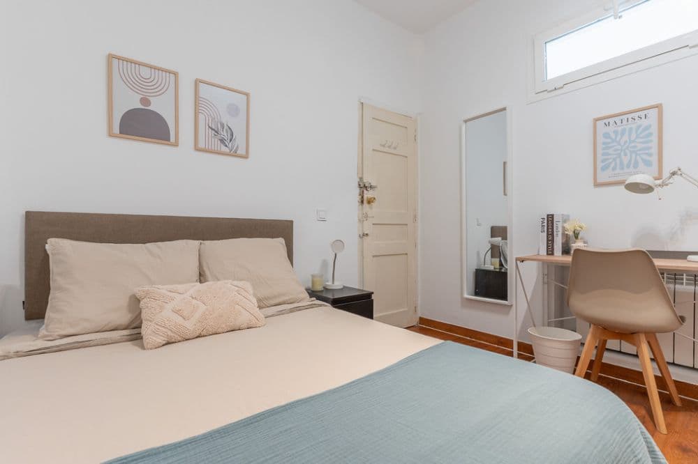 Private room in Madrid photo 3