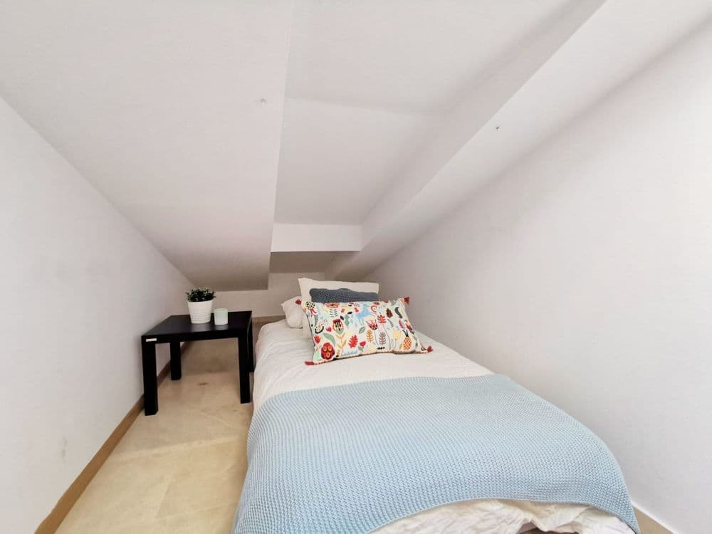 Private room in Madrid photo 2