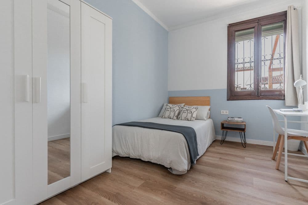 Private room in Madrid photo 3