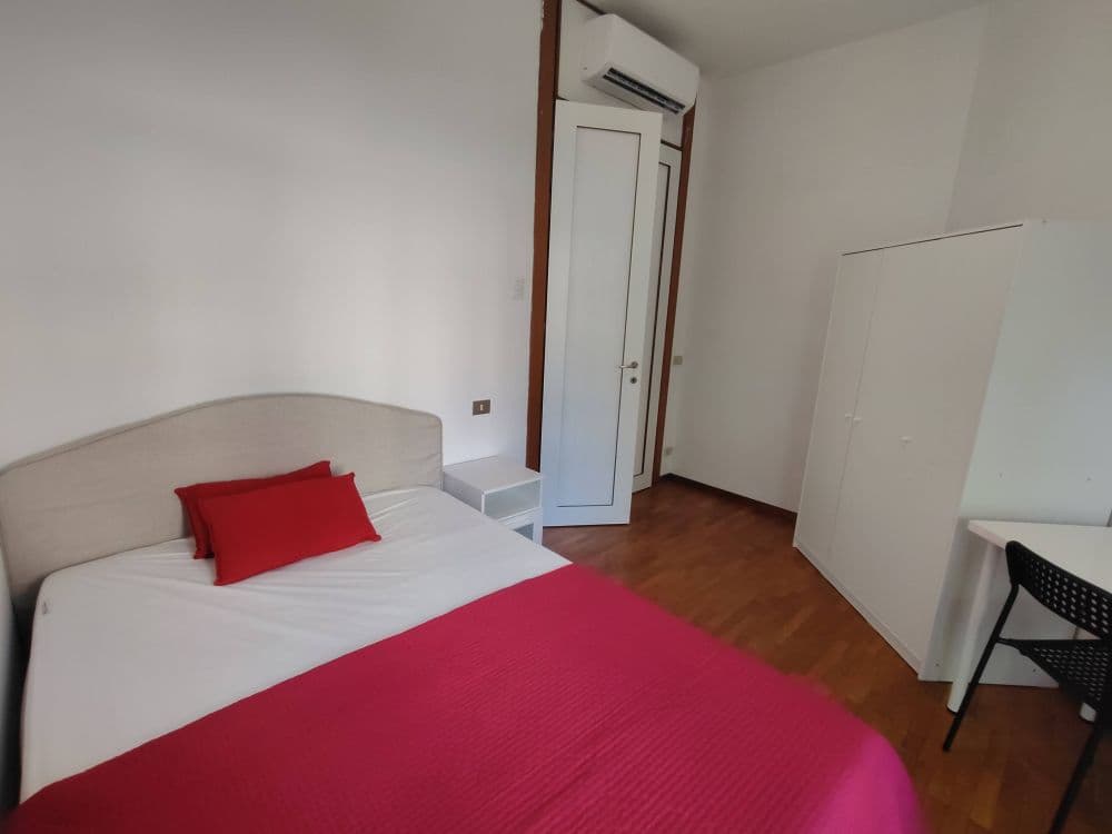 Private room in Florence photo 4