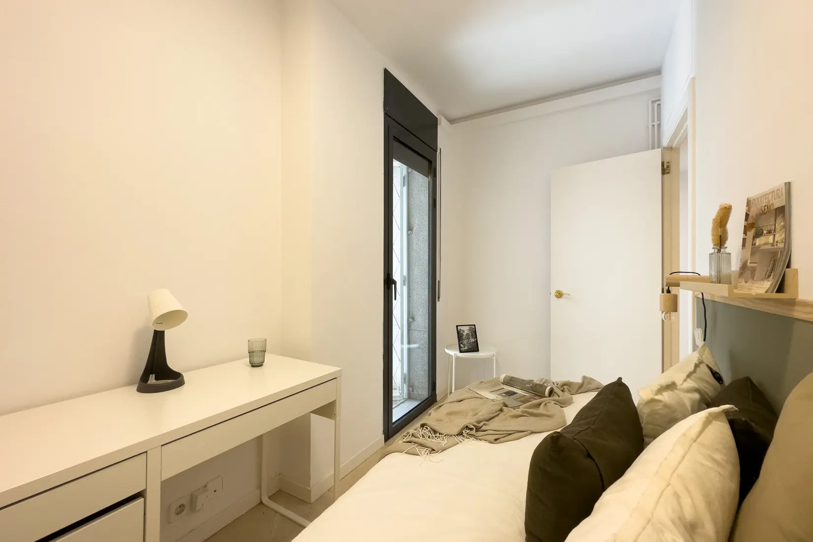 Private room in Barcelona photo 3