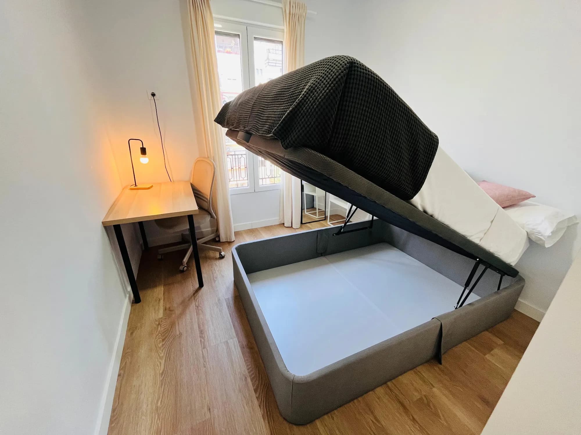 Private room in Madrid photo 4
