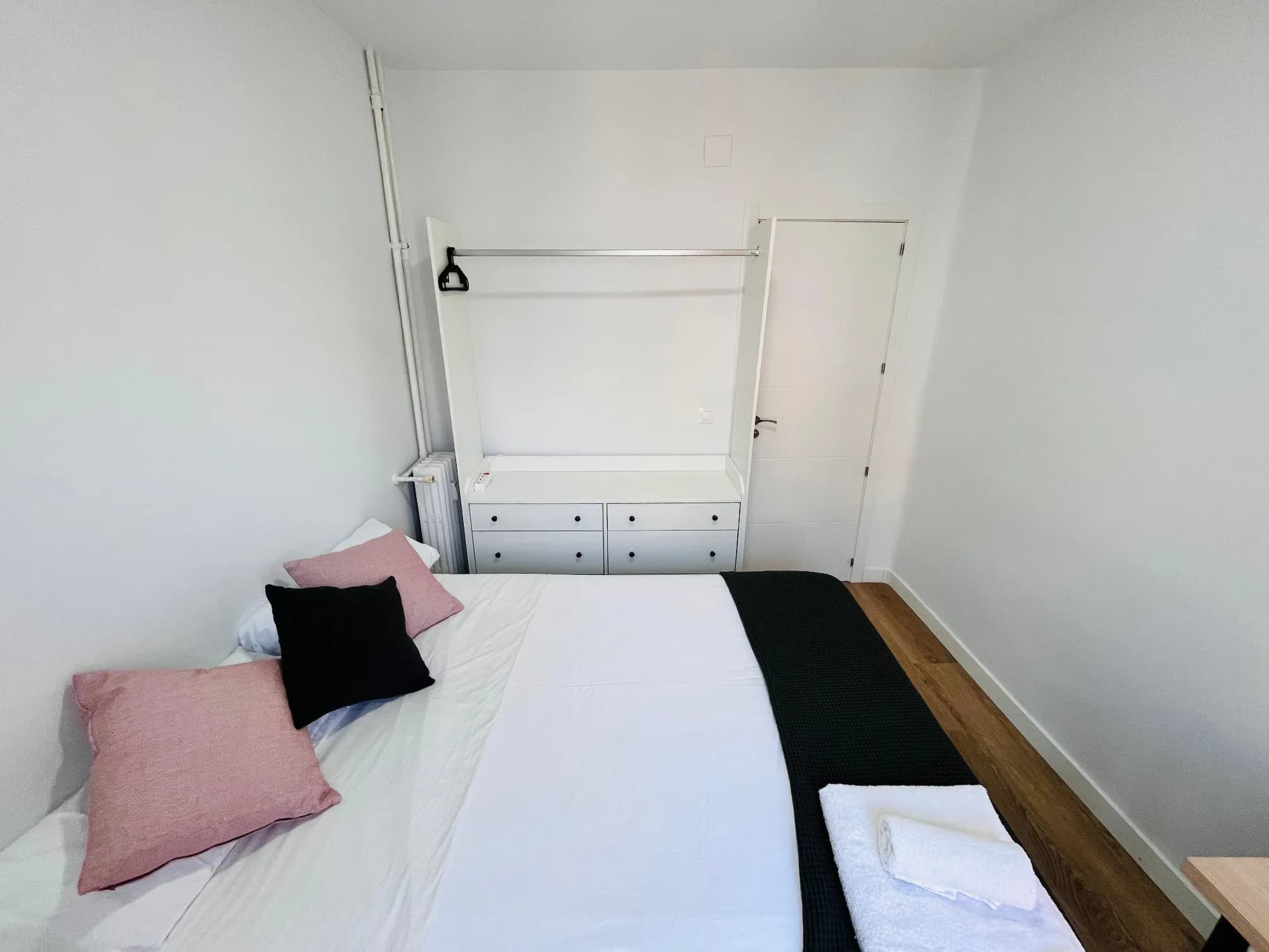 Private room in Madrid photo 2