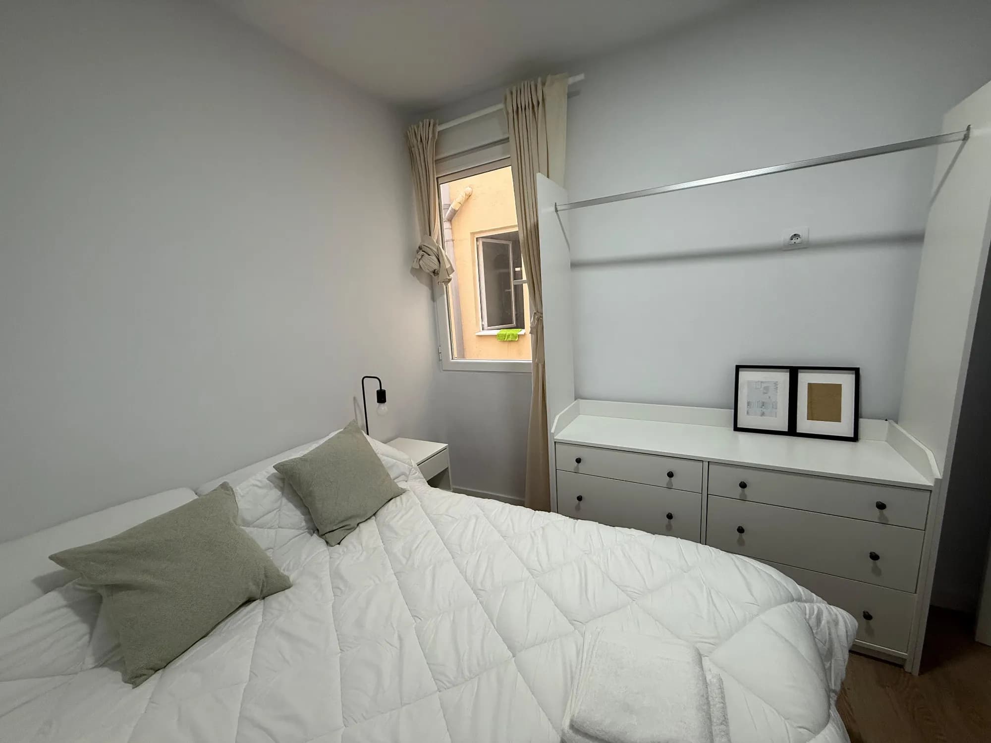 Private room in Madrid photo 3