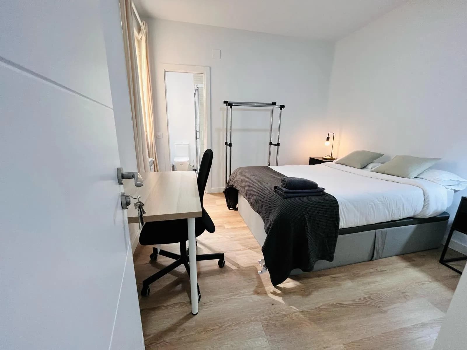 Private room in Madrid photo 4
