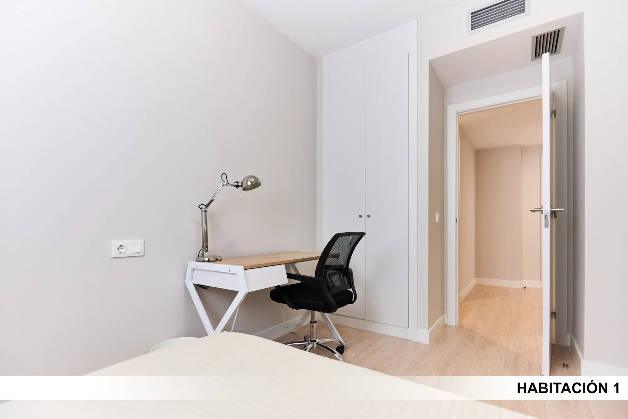 Private room in Dos hermanas photo 4