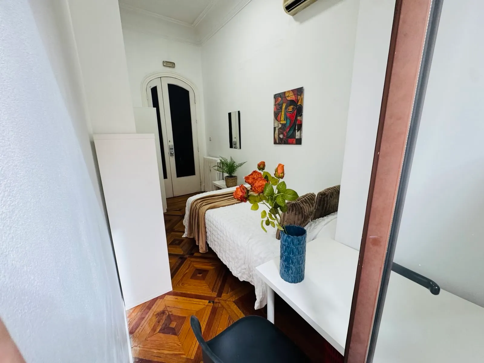 Private room in Madrid photo 4